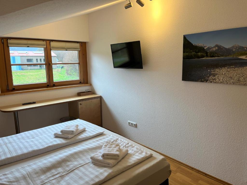Standard Doppelzimmer – Gästehaus Forggensee