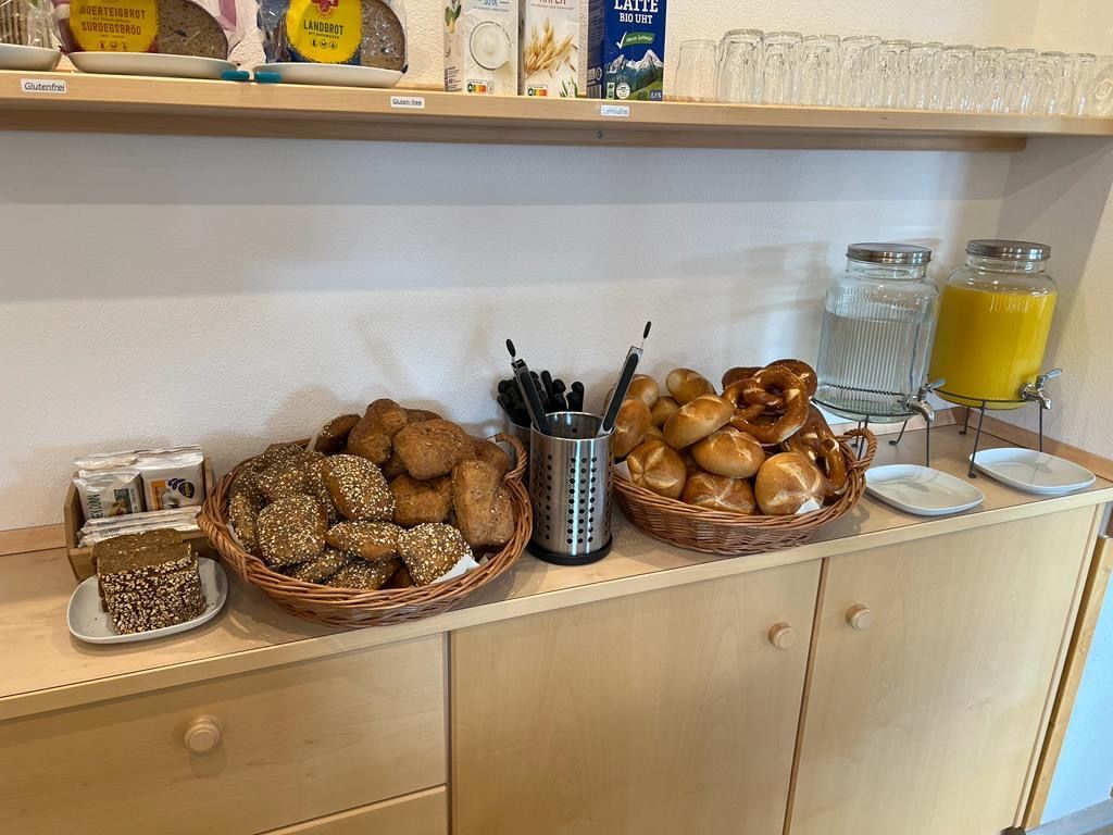 Regionales Frühstücksbuffet im Gästehaus Forggensee