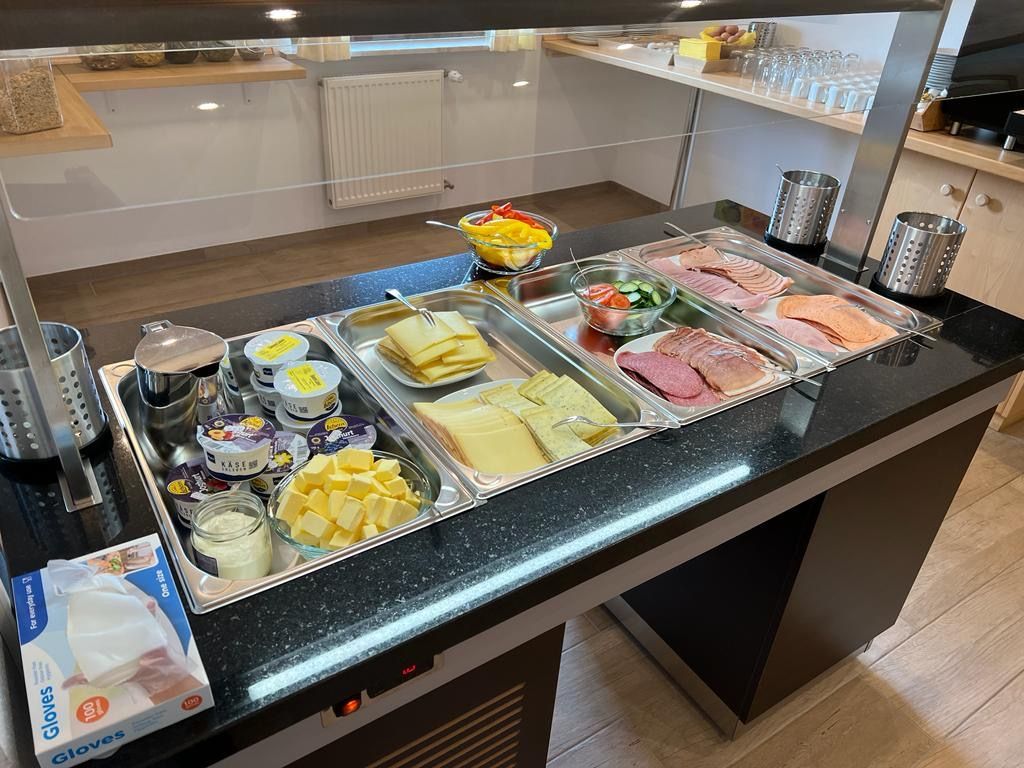 Frühstücksbuffet mit regionalen Produkten